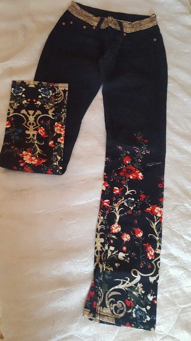Нов оригинален панталон Roberto Cavalli - черен на цветя