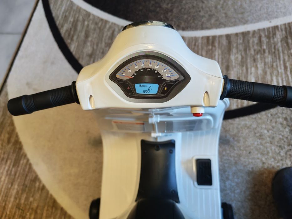 Детски електрически мотор VESPA GTS SUPER SPORT