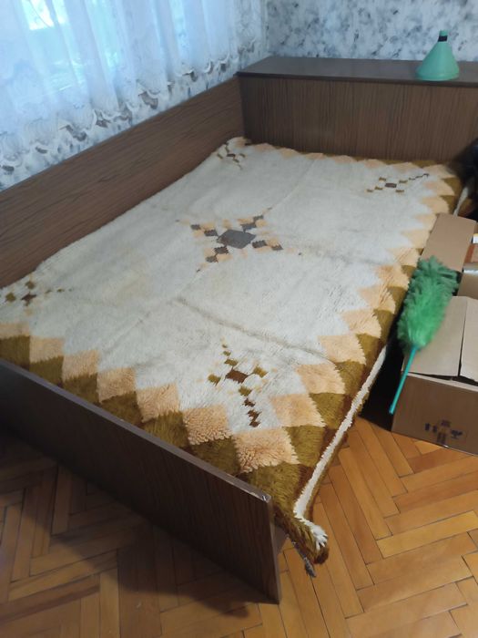 Продава диван,спалня,секция,легло, маса
