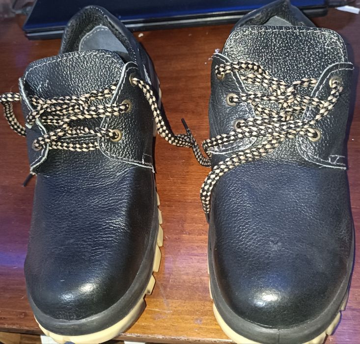Новые. Рабочии кожаные ботинки 41 размер