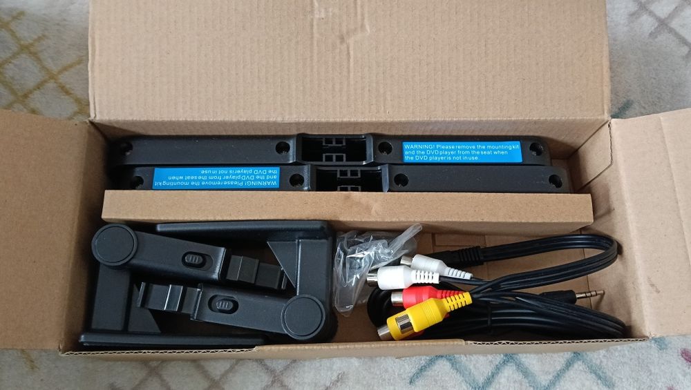 Преносими DVD плейъри аксесоари и много дискове с анимации