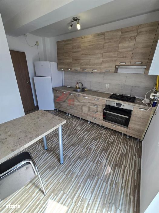 Etaj 2 - Complex Eos Rediu, 3 camere decomandat cu geam la baie, 2 bal