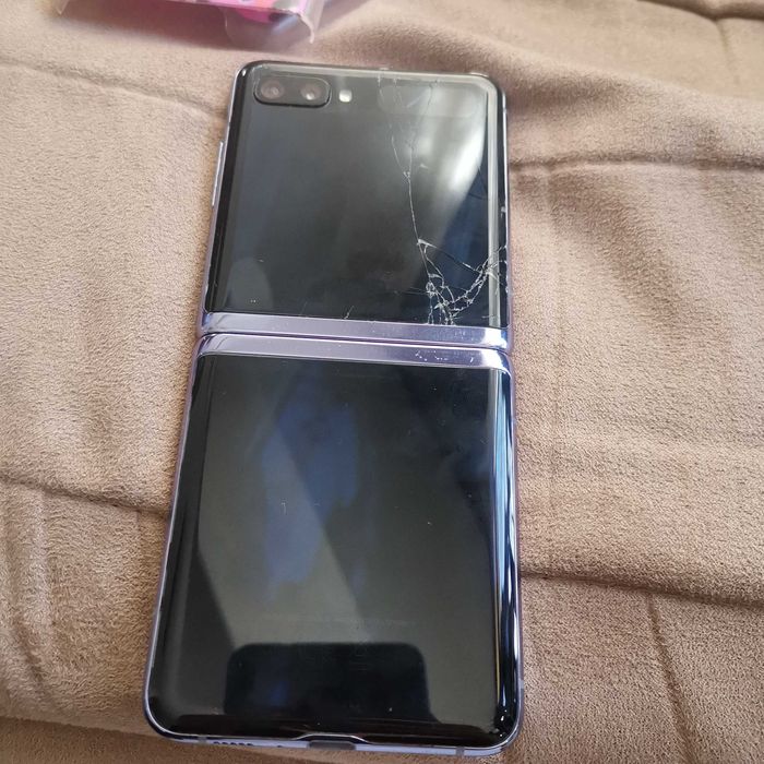 Samsung Z flip за части