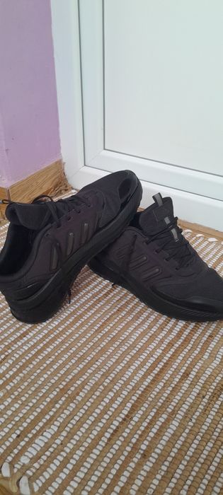 Vând Adidas Boost 44