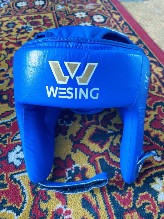 Шлем, форма, перчатки, бинты, боксерки (boxing shoes)