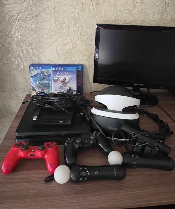 Оригинальная Sony PlayStation 4 и VR-шлем
