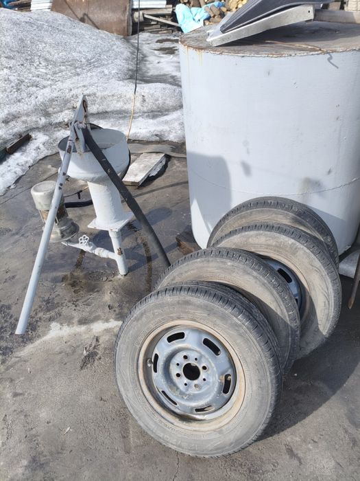 Продам летние шины Nokian