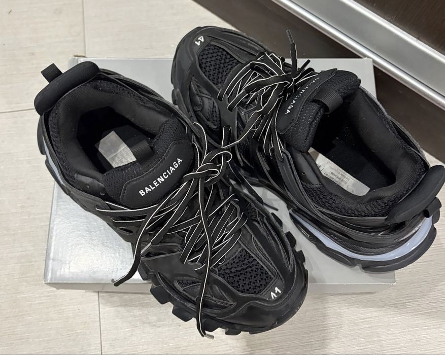 Balenciaga track