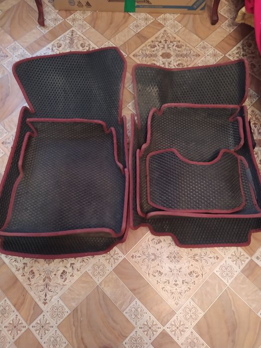 Коврики автомобильные.