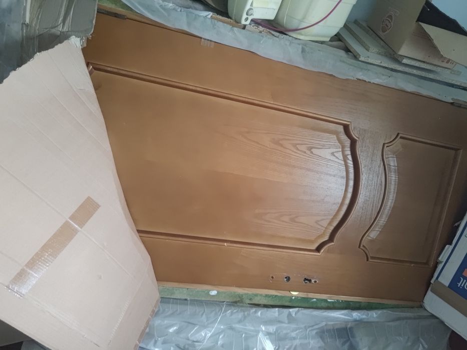 Двери продажа из чистого дерево