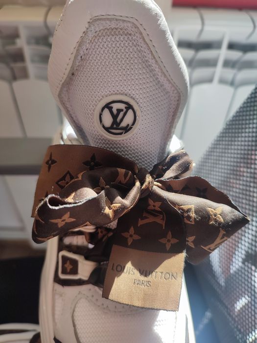 Adidași Louis Vuitton m 38