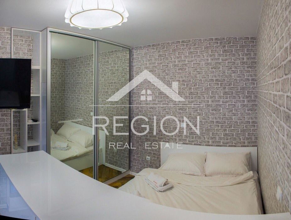 Дава се под наем Едностаен апартамент в Варна, Червен площад - 35 кв.м за 433.5 € - Снимка #1