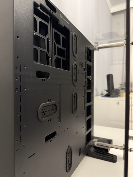 Корпус Thermaltake Core P5