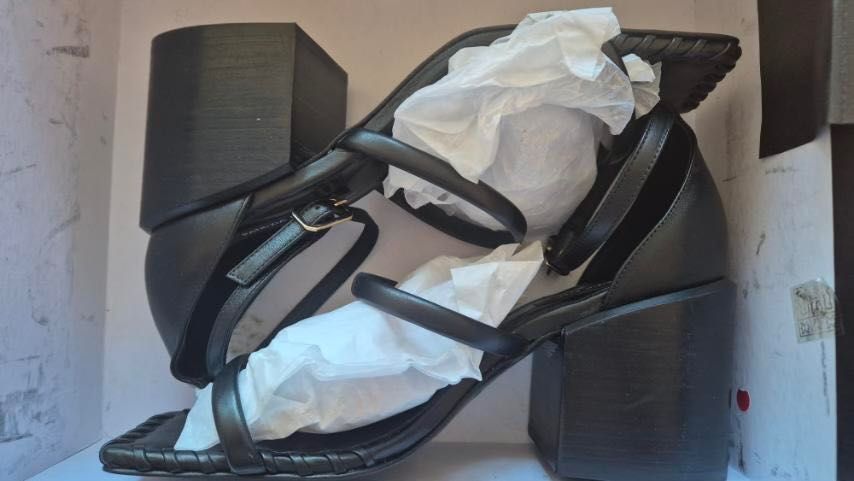 Дамски сандали Patrizia Pepe