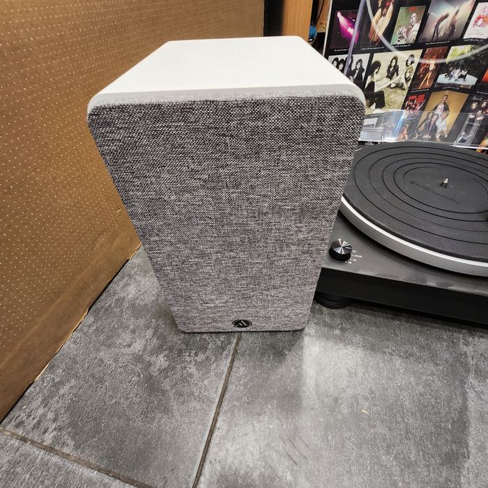 Hope Amanet P11 Pikck-up Audio-Technica AT-LP5X + Boxe Argon Audio FENRIS A5