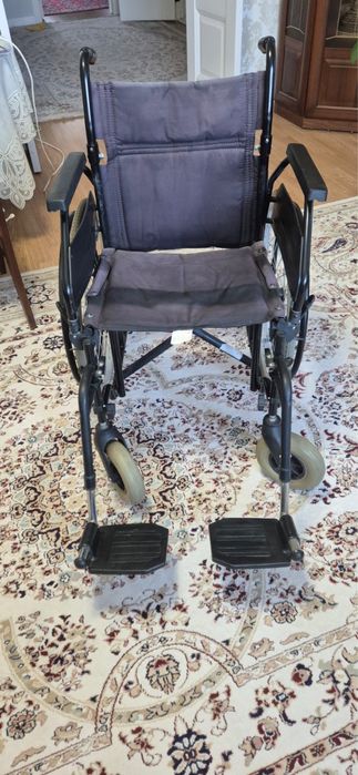 Срочно продам инвалидную коляску!
