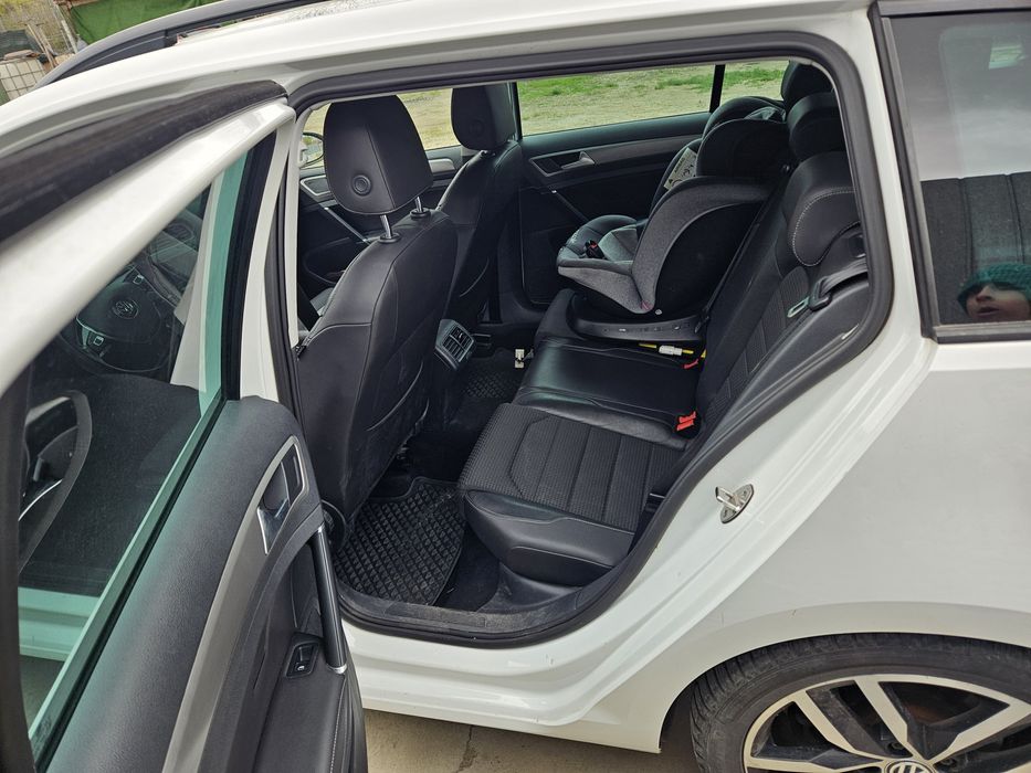 Vând Volkswagen Golf 7.