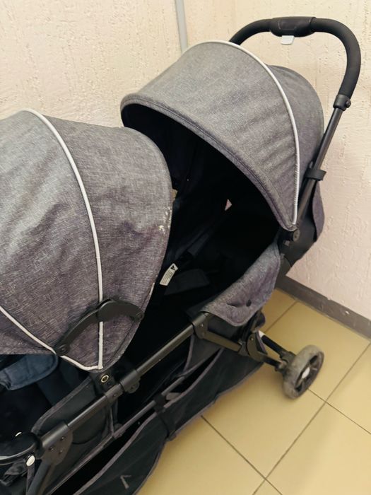 Коляска для двойня