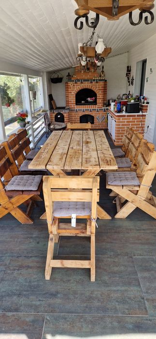 Masă din lemn masiv + 8 scaune – set rustic