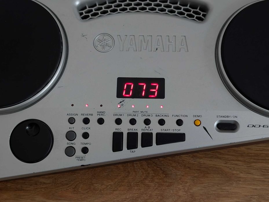 Tobe Yamaha DD65 - Digital Drums , 450 LEi (8-pad digital drum system)