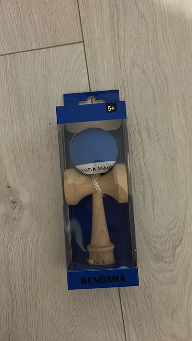 Kendama cu grip si gaură în BanceHole