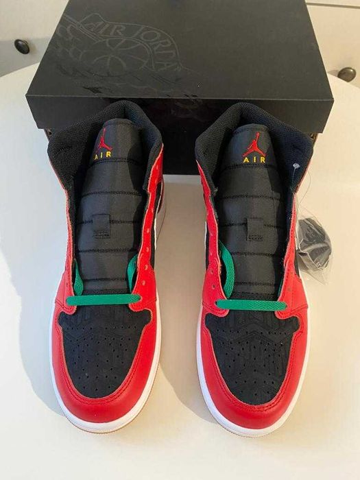 Jordan 1 Mid SE "Christmas" 42.5