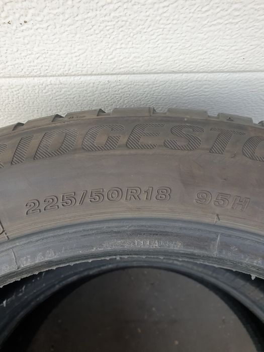 Зимни гуми 2 броя BRIDGESTONE Blizzak LM001 225 50 R18 дот 2820