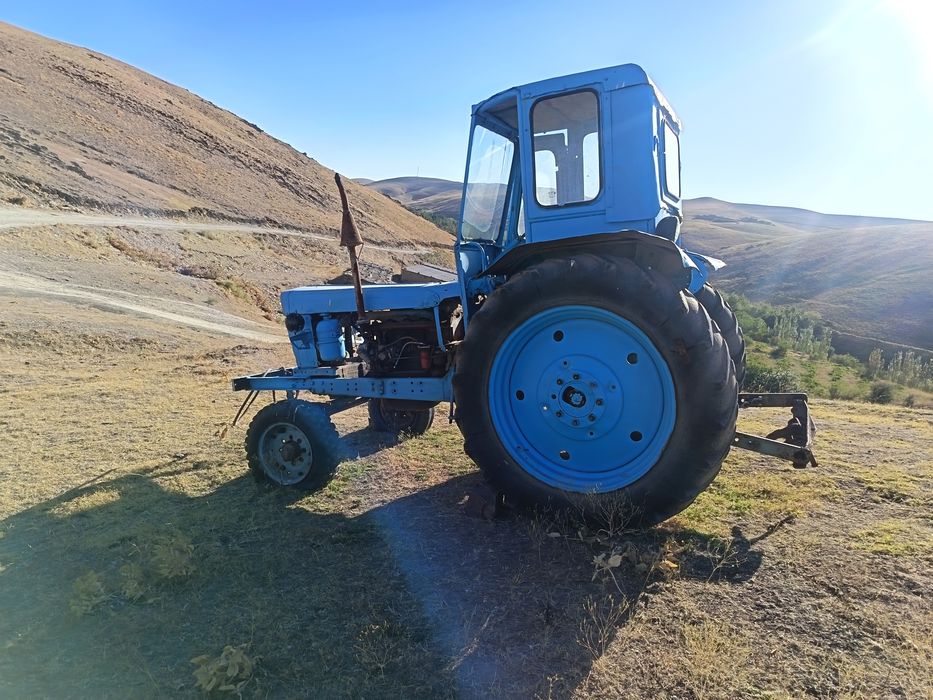 Traktor 28 sotiladi Narxi 12 milyon