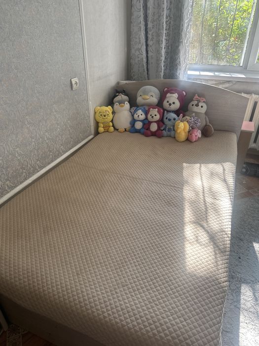 Продам кровать с матрасом