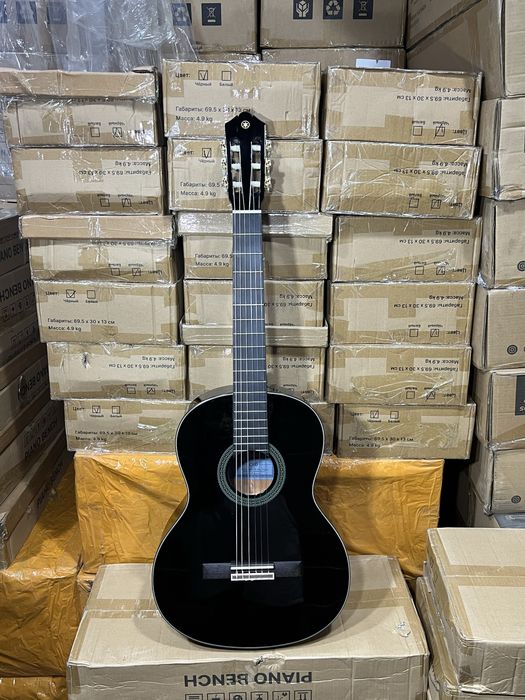 Yamaha c40 black