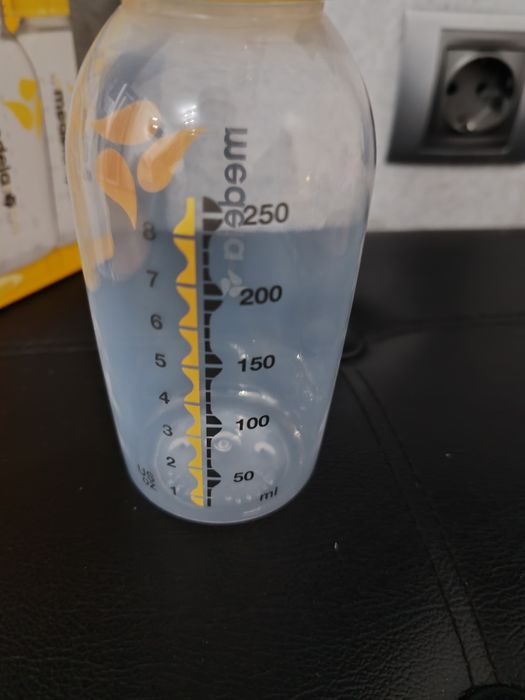 Шише Medela  с капачка