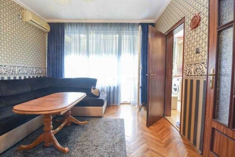 Дава се под наем Двустаен апартамент в Бургас, Лазур - 75 кв.м за 765 € - Снимка #1