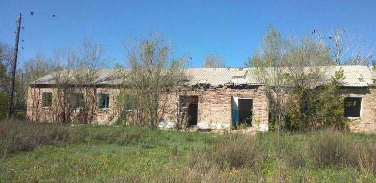 Здание школы на разбор