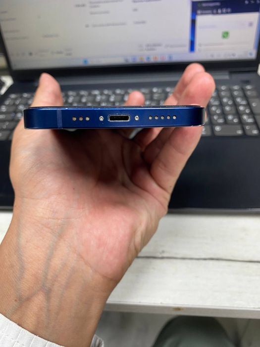 iPhone 12 rangi ko’k karobka dakument bor. Yomkst 92.