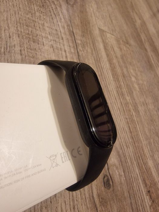 Смарт гривна Xiaomi Mi Band 6 - счупен дисплей