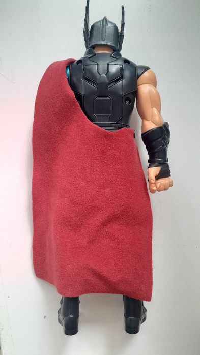 Продам фигурку Тора (Marvel,Марвел)