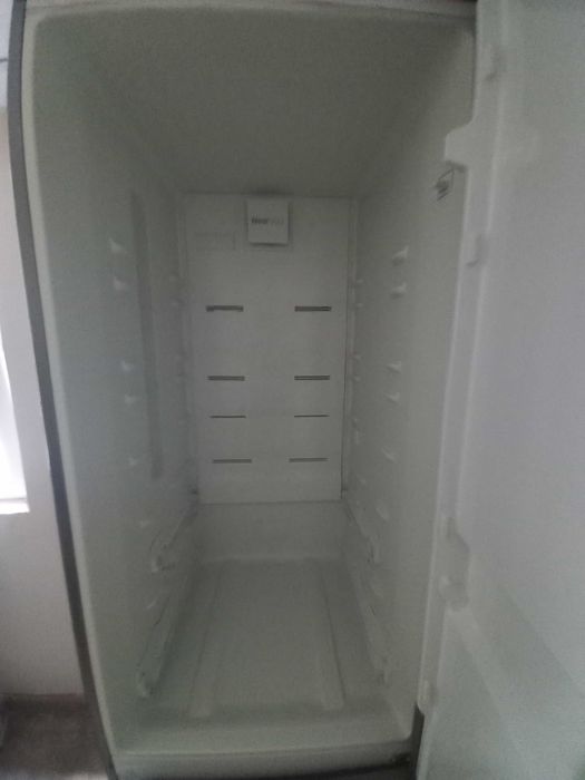 Combina frigorifica Beko ,355 litri,NoFrost, H=203 cm,dozator de apa.