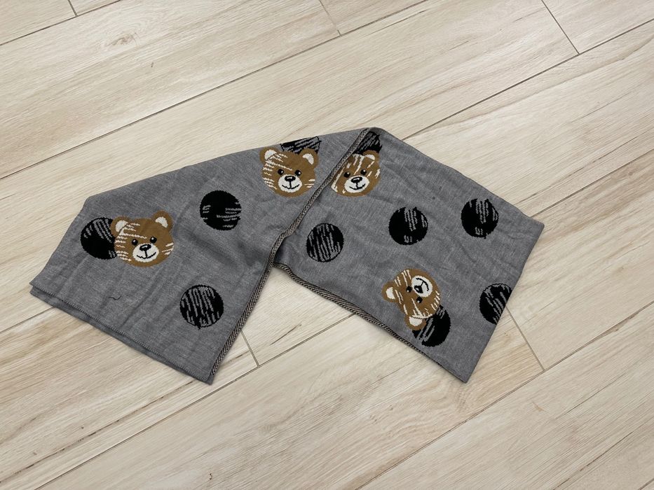 Fular MOSCHINO superb cu 50% lana