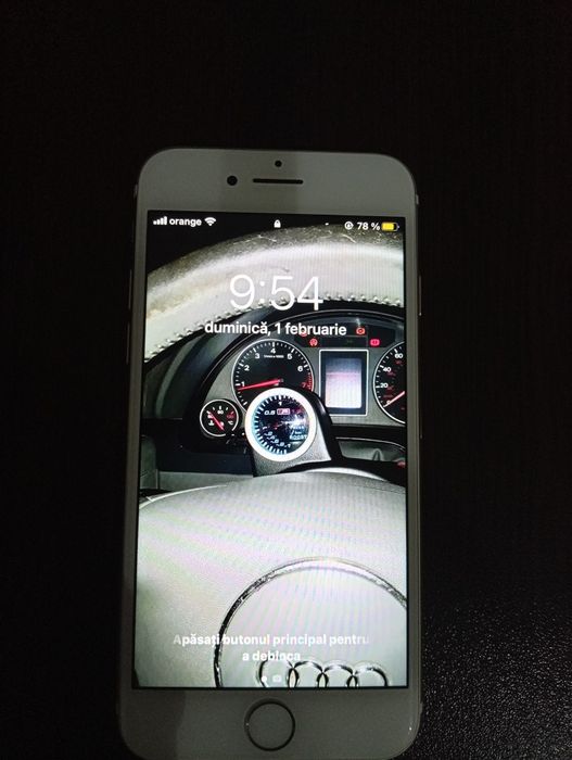 Vând iPhone 7 se prezintă foarte bine!