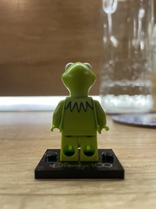 LEGO minifigure: Kermit the frog