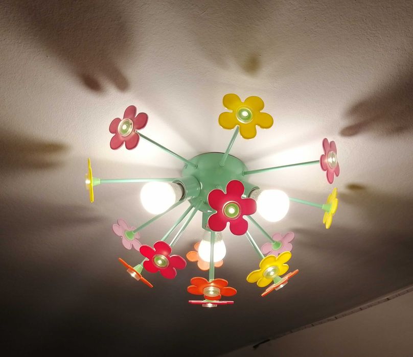 Lustră led cu telecomanda