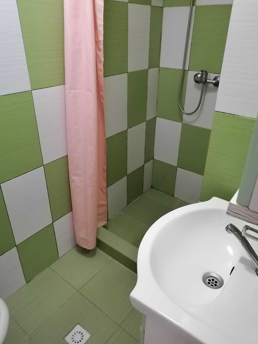 Închiriez camere în Vila Zoe pentru Elevi, Studenți și Muncitori