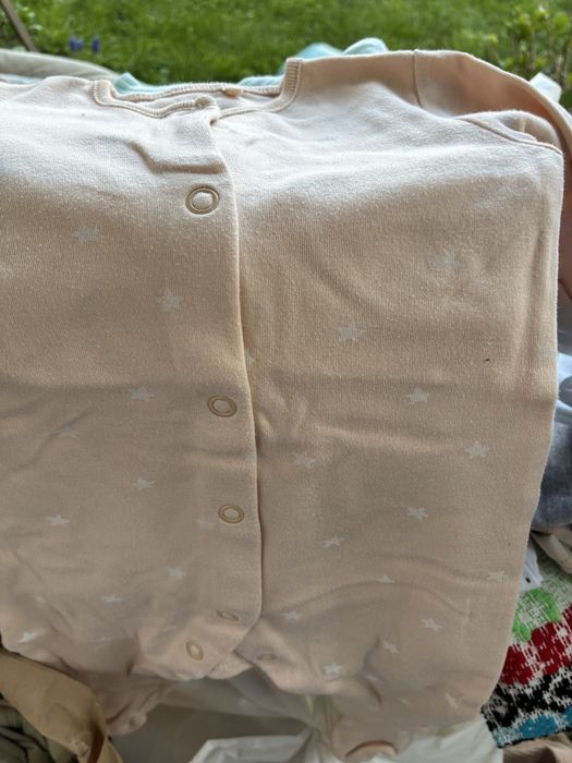 Hainute bebe foarte bune