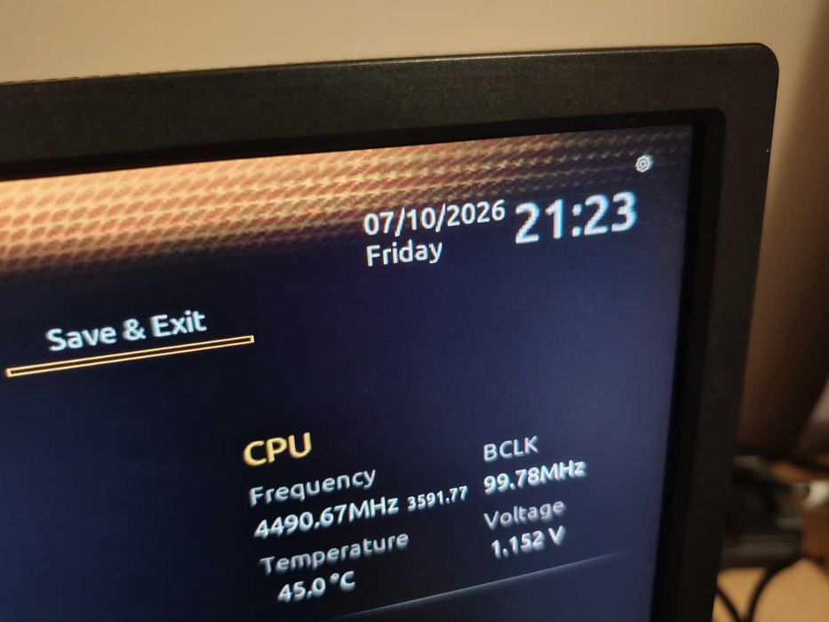 GIGABYTE B660M DS3H AX WiFI 6 + Intel Core i5-12600K 10 Cores