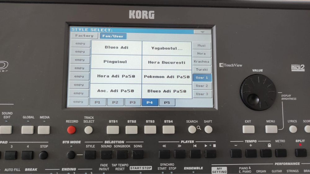 Korg PA600 + husă + stativ + seturi de stiluri și tonuri