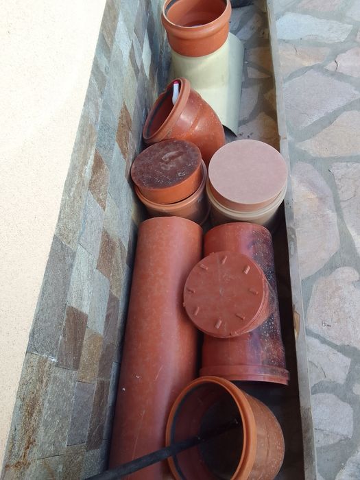 Тръби ПВЦ материал.