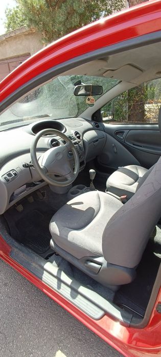 Лек автомобил Toyota Yaris