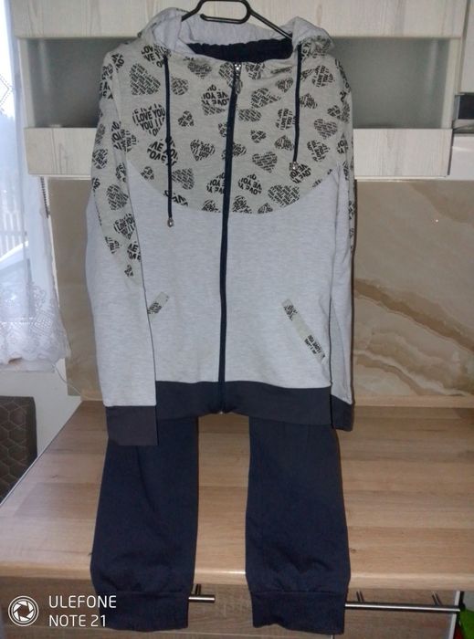 Costum de sport pentru femei