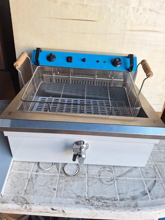 Фритюрник профисионален  на ток Голяма вана 2x20 или 2x30 литра Нови 1