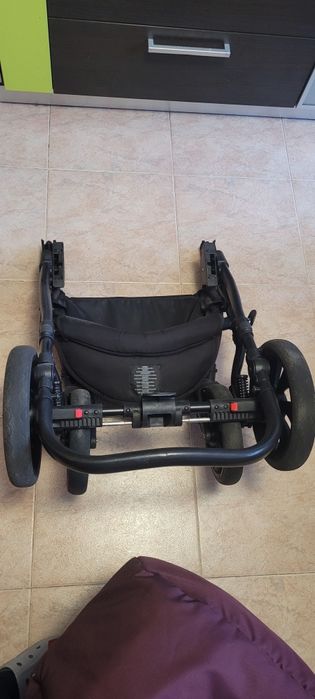 Бебешки количка, стол за хранене и легло